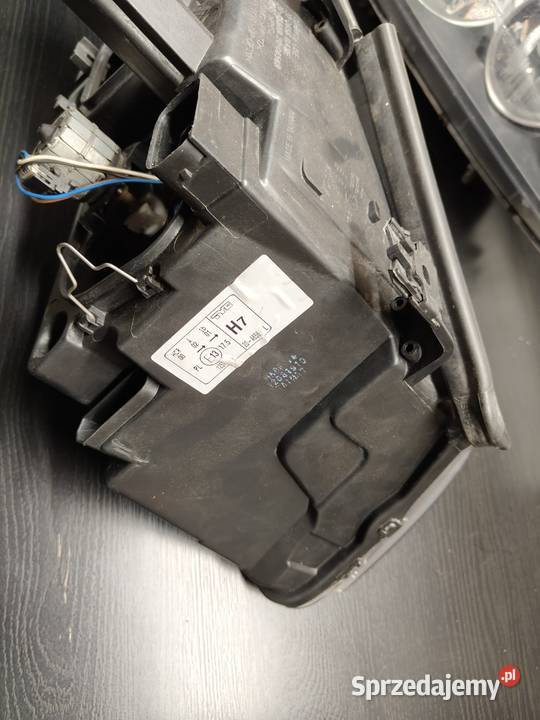 Bmw e90 lampa przednia lewa tyc Europa Aleksandrów Łódzki sprzedam