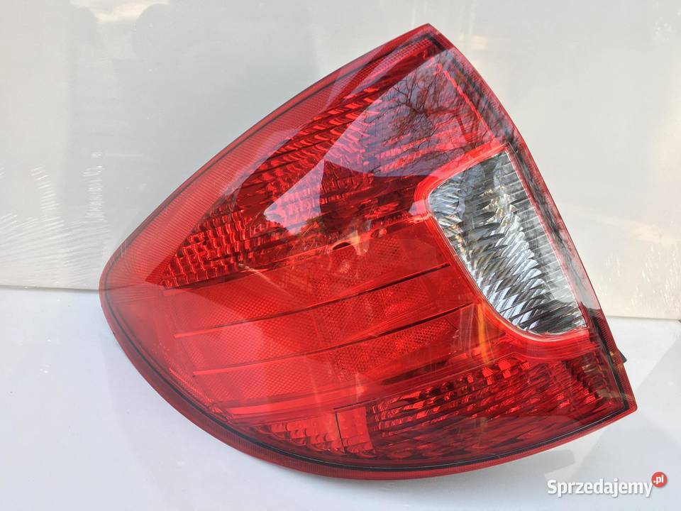 KIA RIO LIFT LEWA LAMPA TYŁ Ostroróg