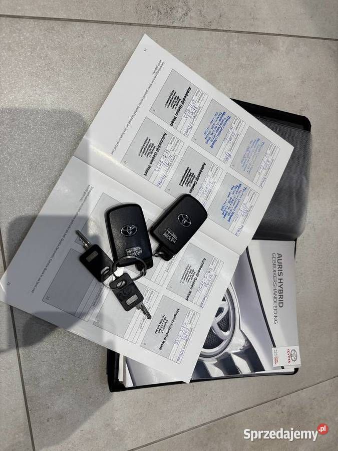 Auris Hybryda 2017r nowa 51 ASO Toyota pełne Stalowa Wola