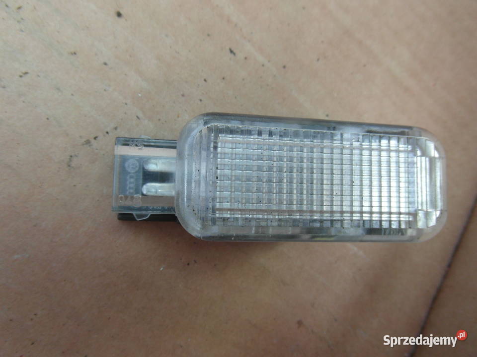 LAMPKA TAPICERKI DRZWI AUDI A4 a5 Q5 biała Szczecin