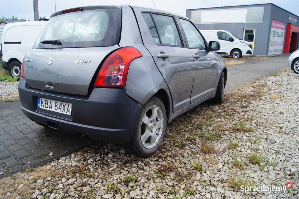 Suzuki swift benzyna uszkodzony tył 1400cm3