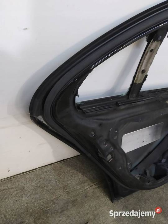 DRZWI LEWE TYŁ CZARNE SEDAN MercedesBenz Cklasa Drzwi