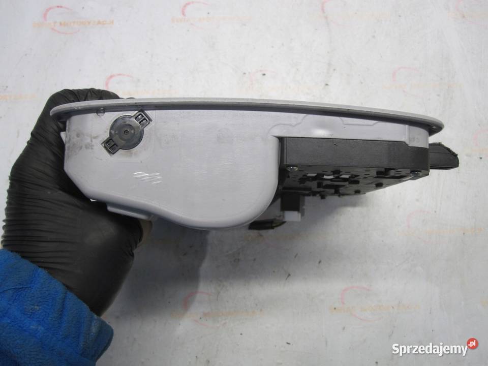 HYUNDAI I30 II 13r lampka podsufitki Kielce