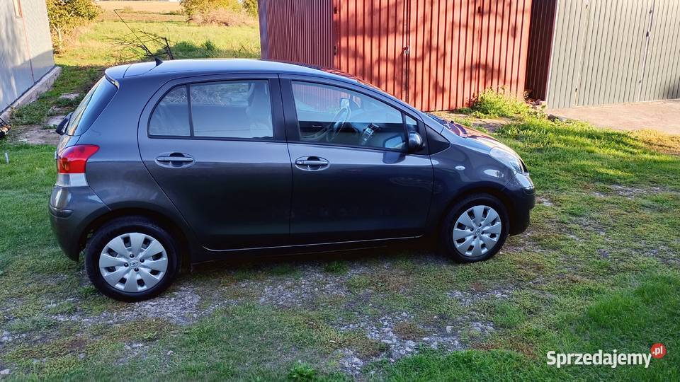 Toyota Yaris 13 B 1016 biegówSuper stanz Niemiec garażowany Opatów sprzedam