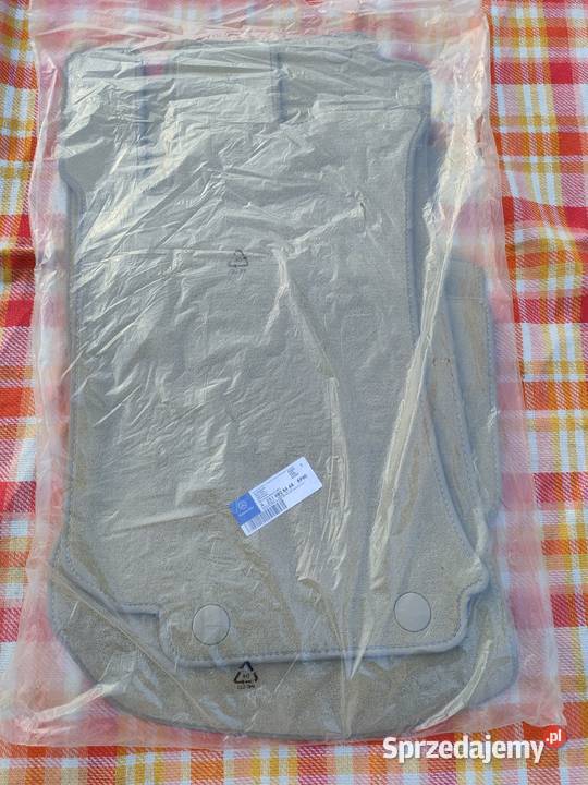 Oryginalne dywaniki welurowe Mercedes W251 Long