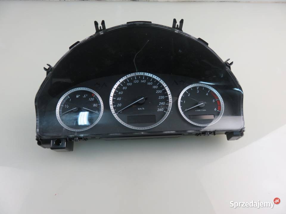 LICZNIK MERCEDES S204 C 200 CDI 2049004000 osobowe małopolskie