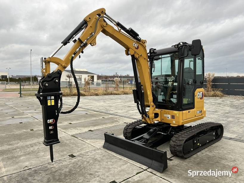 FABRYCZNIE NOWA MINIKOPARKA CATERPILLAR 3027 CR Koparki Tuliszków