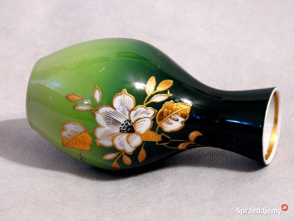 Piękny porcelanowy wazon niemiecki -sygnowany .