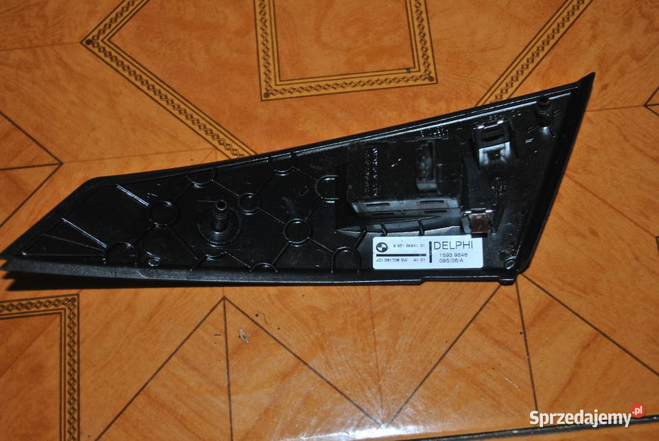 Przełącznik podnoszenia szyby drzwi lewy tył BMW Poręba