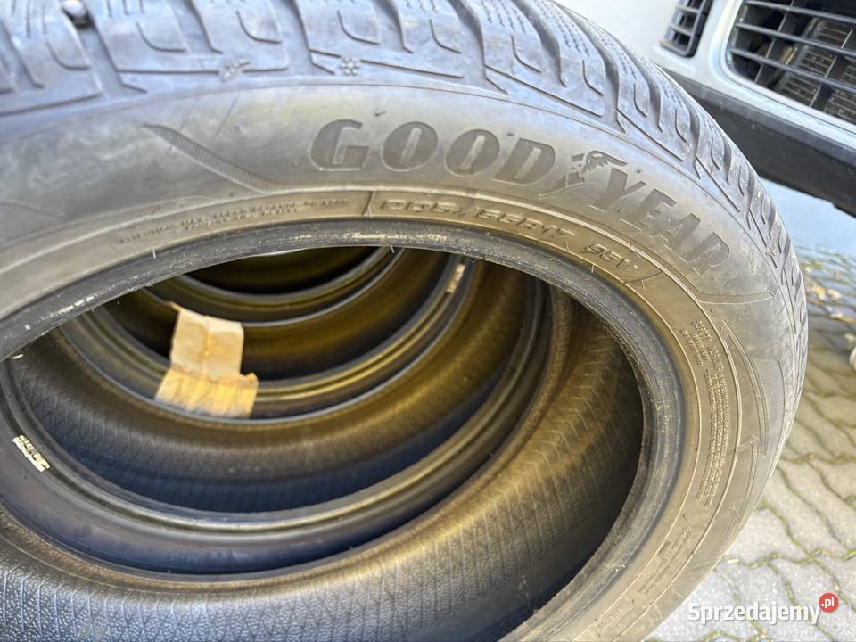 Komplet ładnych opon zimowych 2055517 goodyear świętokrzyskie Kielce sprzedam