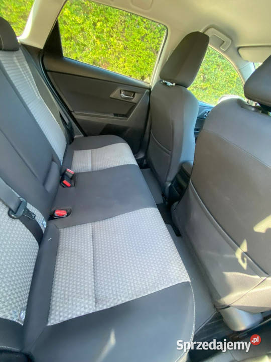 Toyota Auris II 2012 Sadlno