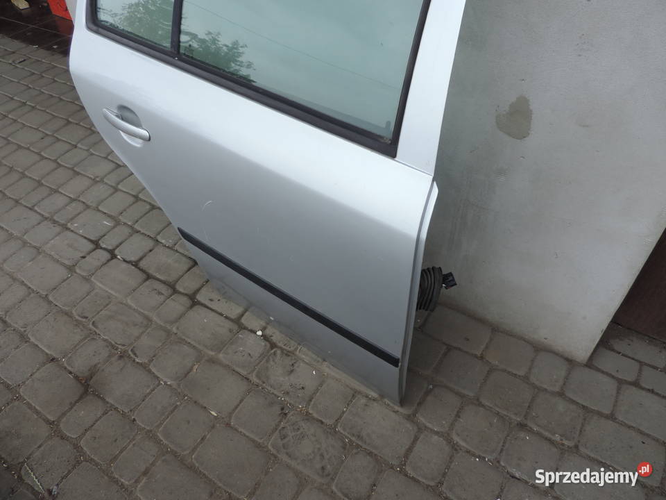 SKODA OCTAVIA 1 HB 5D DRZWI PRAWY TYŁ TYLNY Nowy Sącz