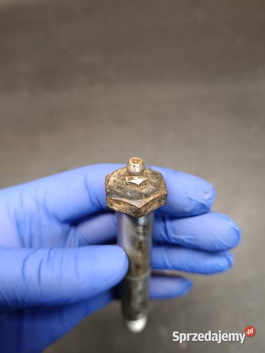 Śruba oś ośka kiwaka kołyski części Yamaha DT Gołaczewy