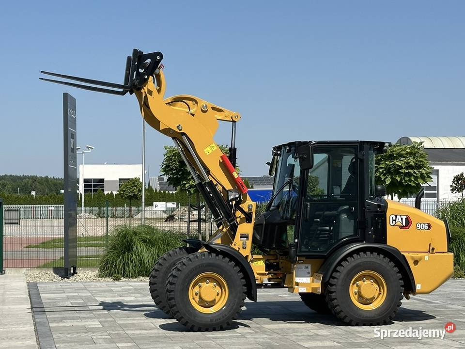ŁADOWARKA KOŁOWA MARKI CATERPILLAR 906