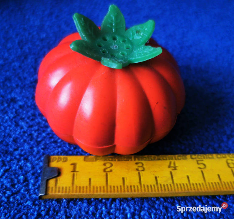 Solniczka z PRL w kształcie pomidora