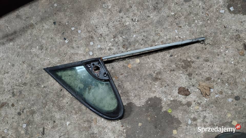 Peugeot 307 szyba lewa drzwi przednia trójkąt Łuków