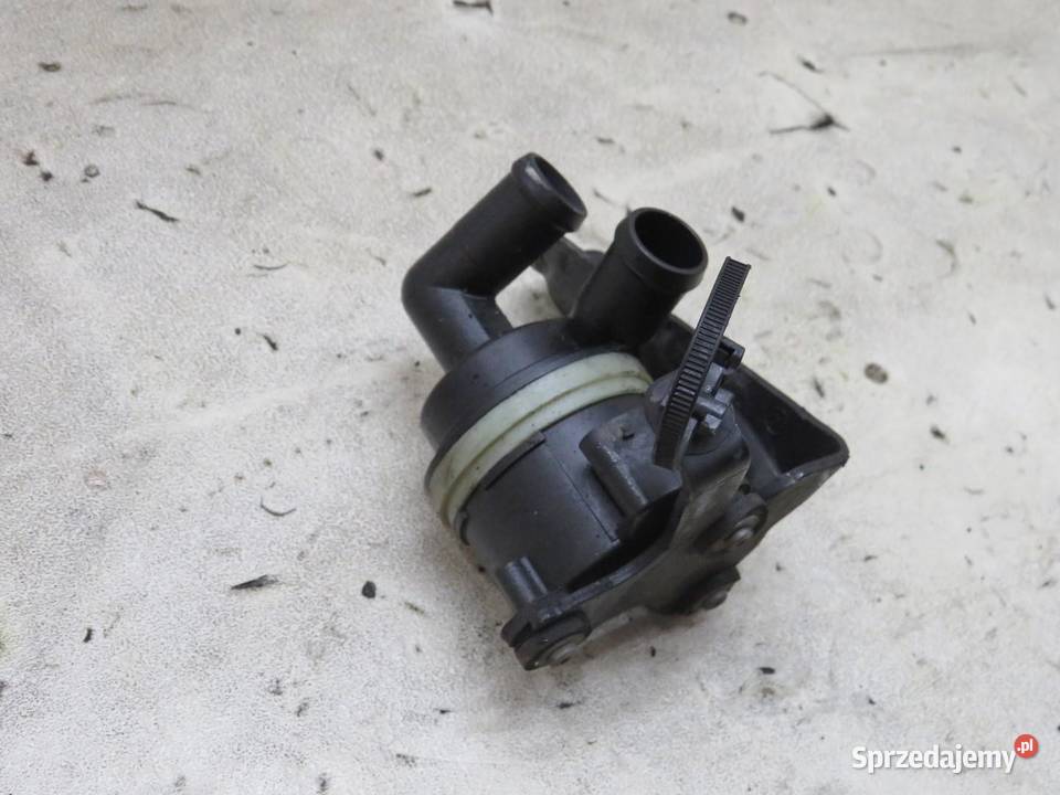 DODATKOWA POMPA WODY AUDI A4 B8 20 TDI