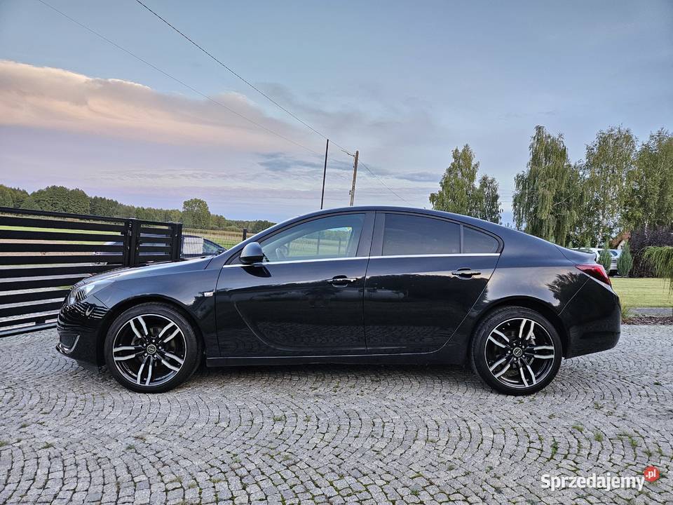 OPEL INSIGNIA LIFT EDITION SalonPL 2WŁ 2016 czarny Sieradz