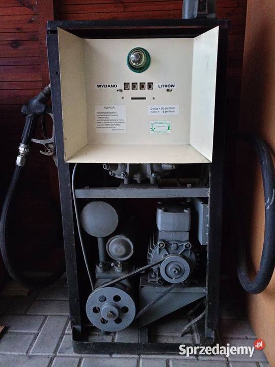 Dystrybutor paliwa stary zabytkowy PRL Świerczów