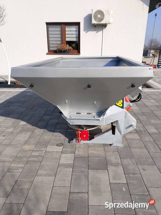 Rozsiewacz nawozu Demarol 600 L dwutarczowy Bydgoszcz