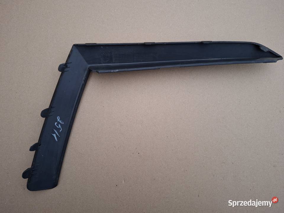 SKODA OCTAVIA IV 4 ŚLIZG LISTWA ZDERZAKA PRZÓD Bieleń