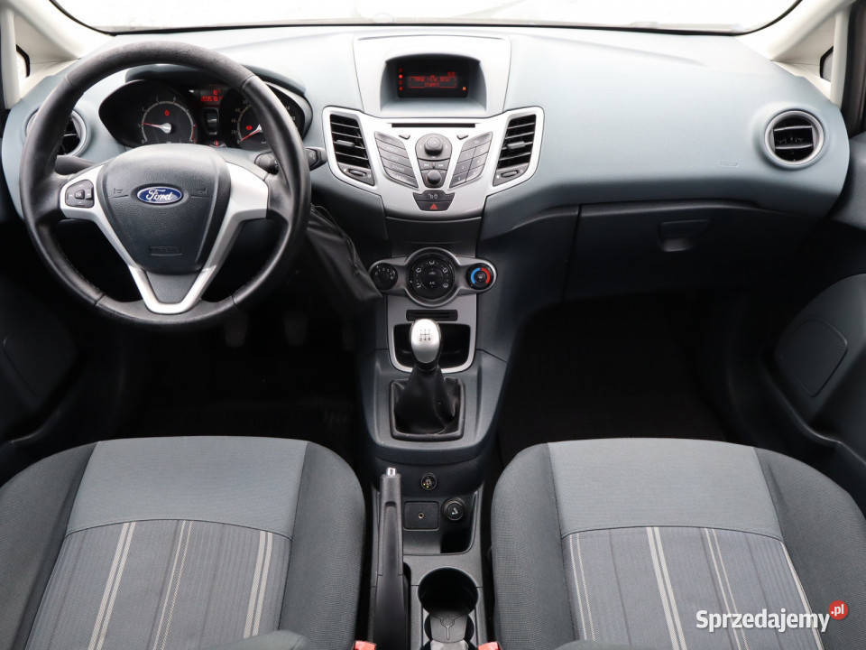 Ford Fiesta 14