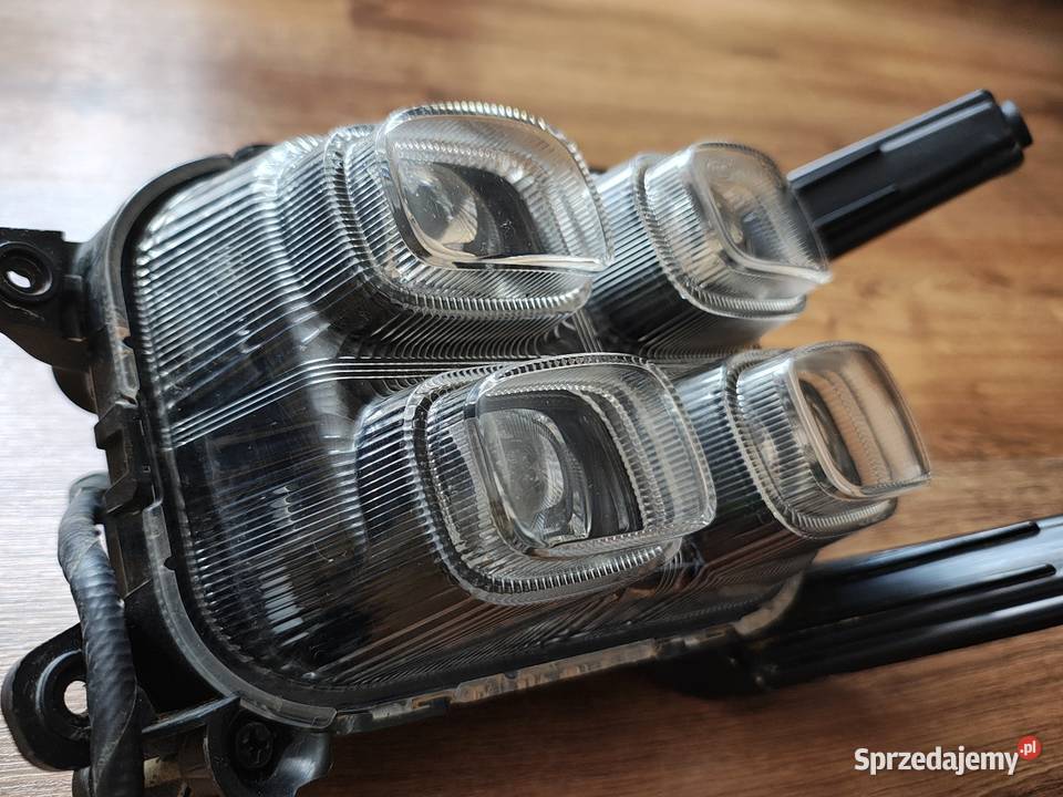 Prawy Halogen Kia sportage IV 2015 92202F1100 Części samochodowe Świnna