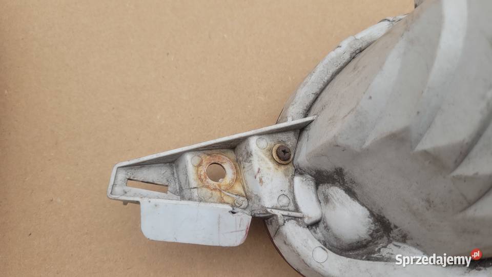 TOYOTA YARIS III LIFT LAMPA PRZECIWMGIELNA PRAWY Ruda Śląska