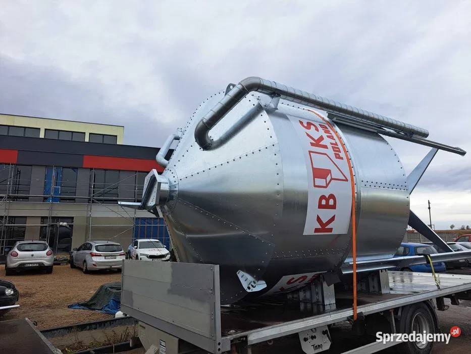 Silos paszowy lejowy o ładowności 13 ton Kruszyna