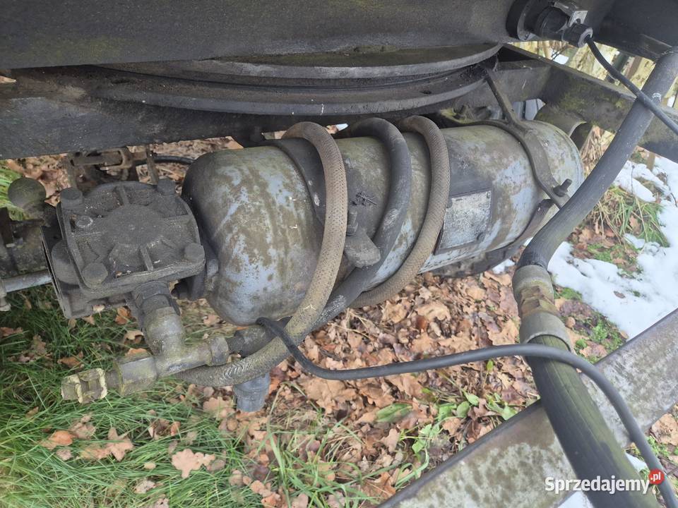 Przyczepa rolnicza D35 kaczka wywrotka dwuosiowa Maszyny rolnicze Bucze