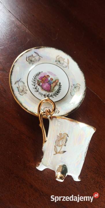 Filiżanka do espresso Na 3 nóżkach Scena dworska Porcelana i szkło pomorskie Gdańsk