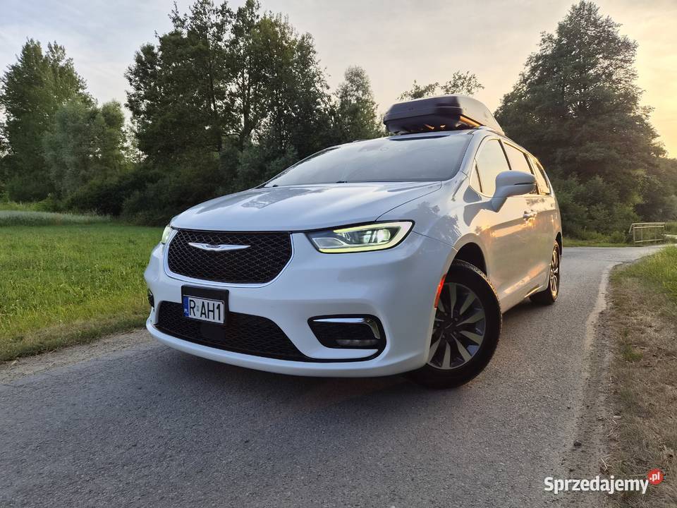 Chrysler pacifica 2021 Stobierna