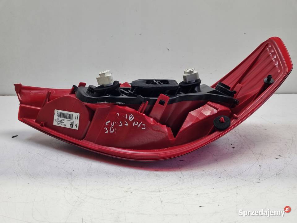 Opel Corsa D 3D HTB 0614r TYLNIA LAMPA LEWA LEWY osobowe Janów
