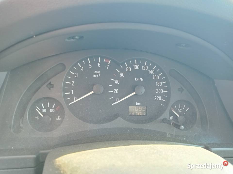 Opel Meriva A 16 74 kW 2003 r dawca części osobowe wielkopolskie Szklarka Myślniewska sprzedam