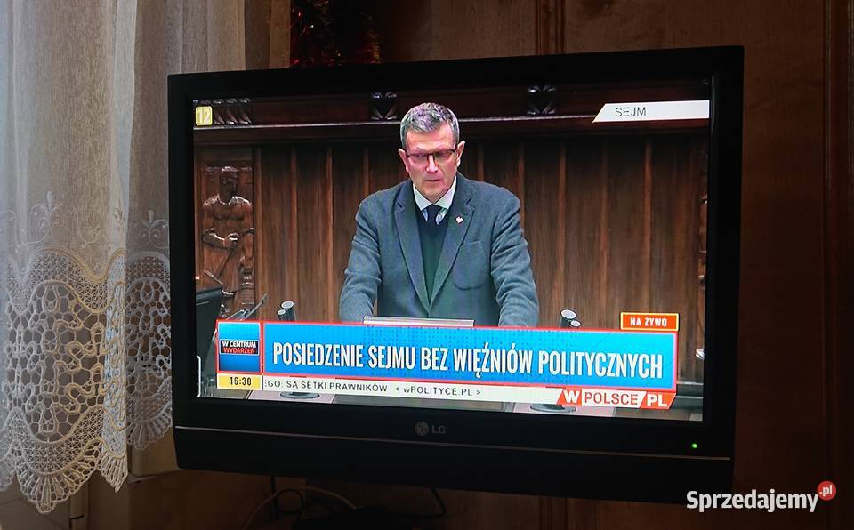 Sprzedam telewizor LED LG 19LS4R z dekoderem