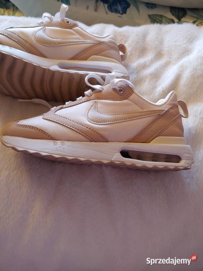 Sprzedam buty Nike kremowo beżowe rozmiar 37 Poznań