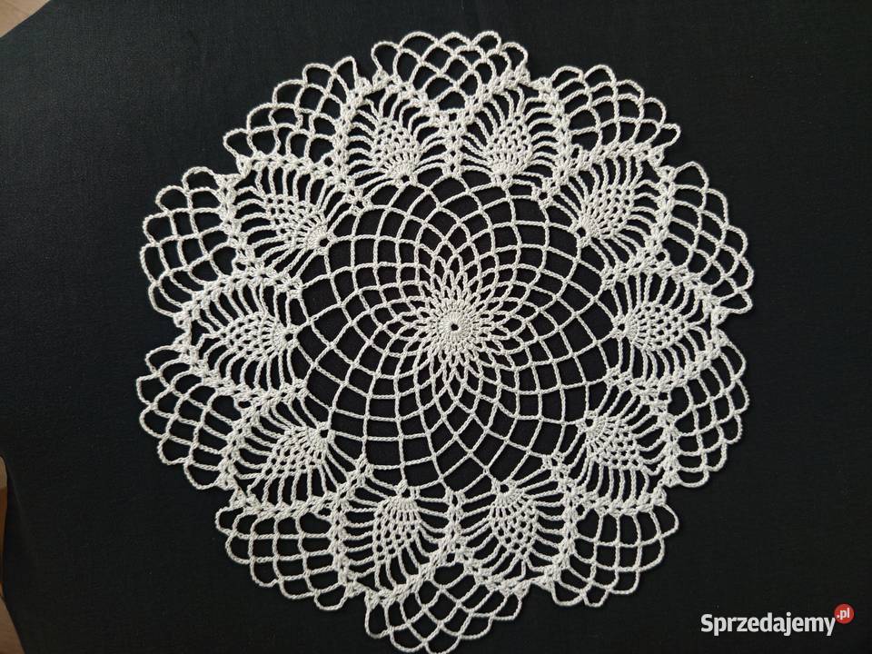 Serwetka szydełkowa do koszyczka wielkanocnego Garbów