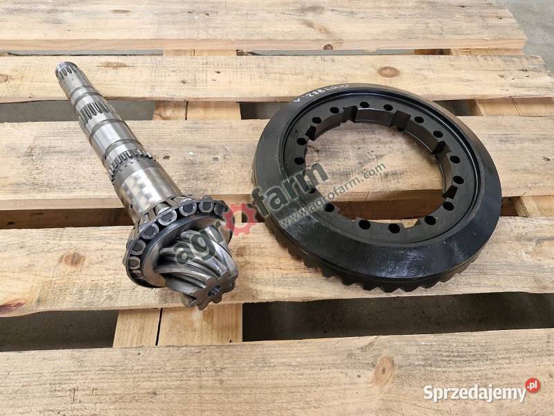 Tylny wałek atakujący z kołem Valtra C90 M120 Byków