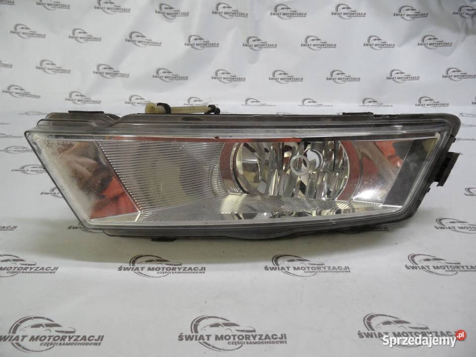 SKODA RAPID SPACEBACK halogen lewy przód świętokrzyskie sprzedam
