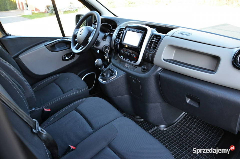 Renault Trafic 16 DCI 120 6cio Osobowy III 2014 nieuszkodzony