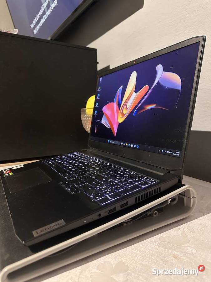 Laptop Ryzen 12x4Ghz GTX 16 GBRAM SSD 512GB Taktowanie 4