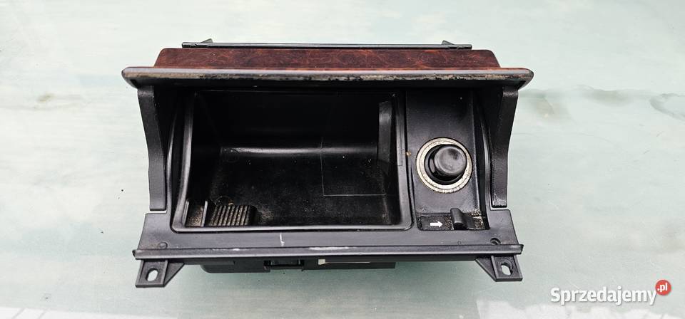 Popielniczka elegance mercedes w210 Popielniczki Zbąszyń