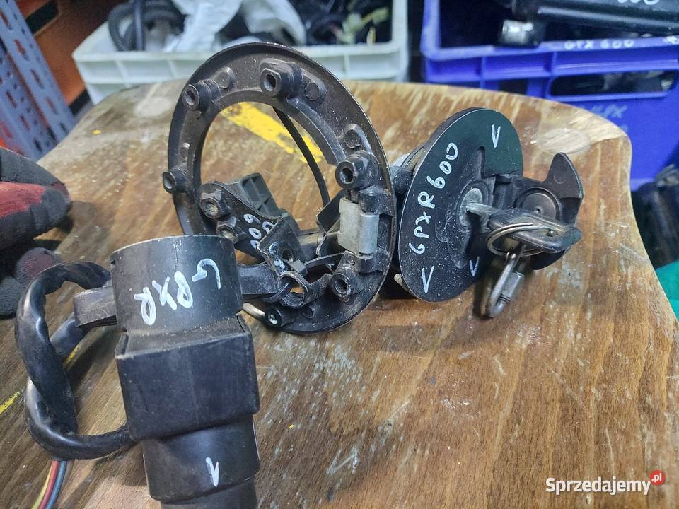 Kawasaki GPX 600 r stacyjka zamki korek Baku Jelenia Góra sprzedam