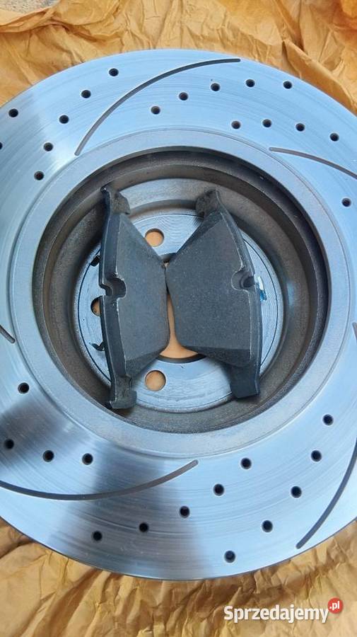 Tarcze klocki hamulcowe bmw e90 348x30mm 330i osobowe łódzkie Pęczniew