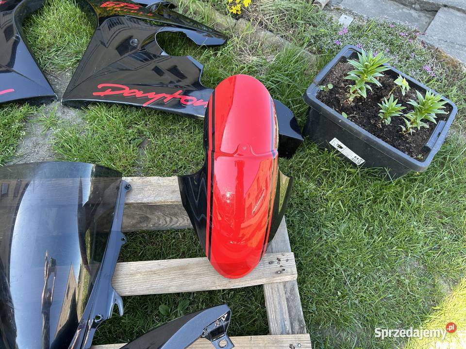 PLASTIKI OWIEWKI TRIUMPH DAYTONA 675 Motoryzacja