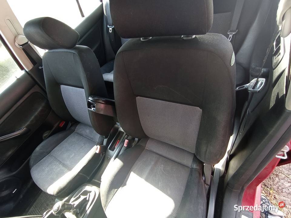 Volkswagen Golf IV 16 77 kW 2002 r dawca części Szklarka Myślniewska