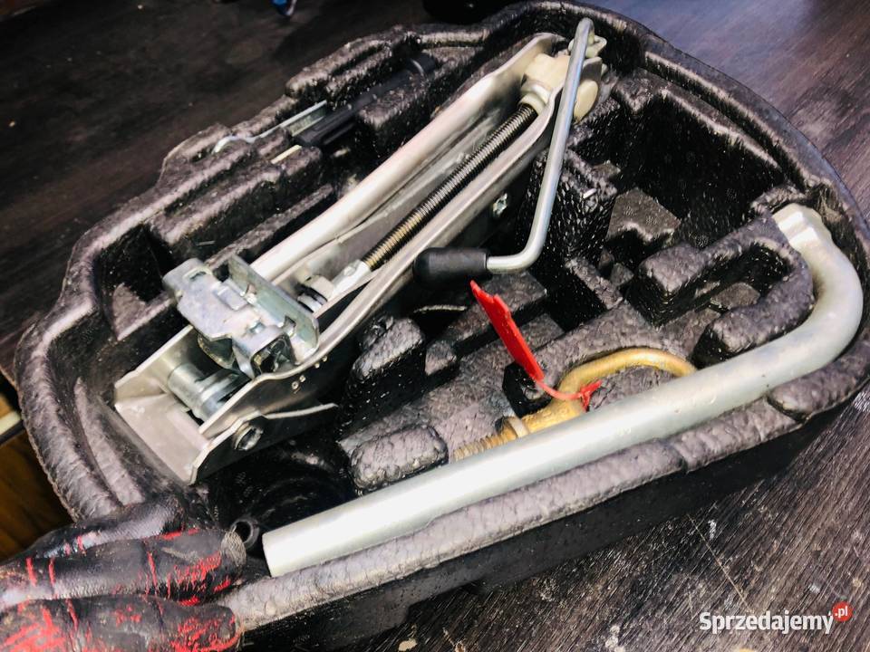 Zestaw naprawczy koła zapasowego VW GOLF IV Andrespol