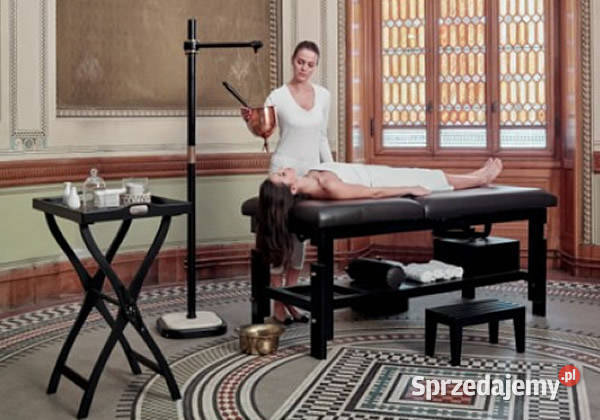 Nilo Ayurveda Spa Maletti – łóżko do masażu ajurwedyjskiego