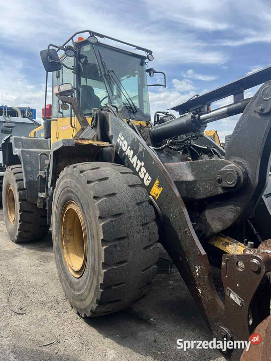 Komatsu WA320 2013r NIEUSZKODZONY Kościelec