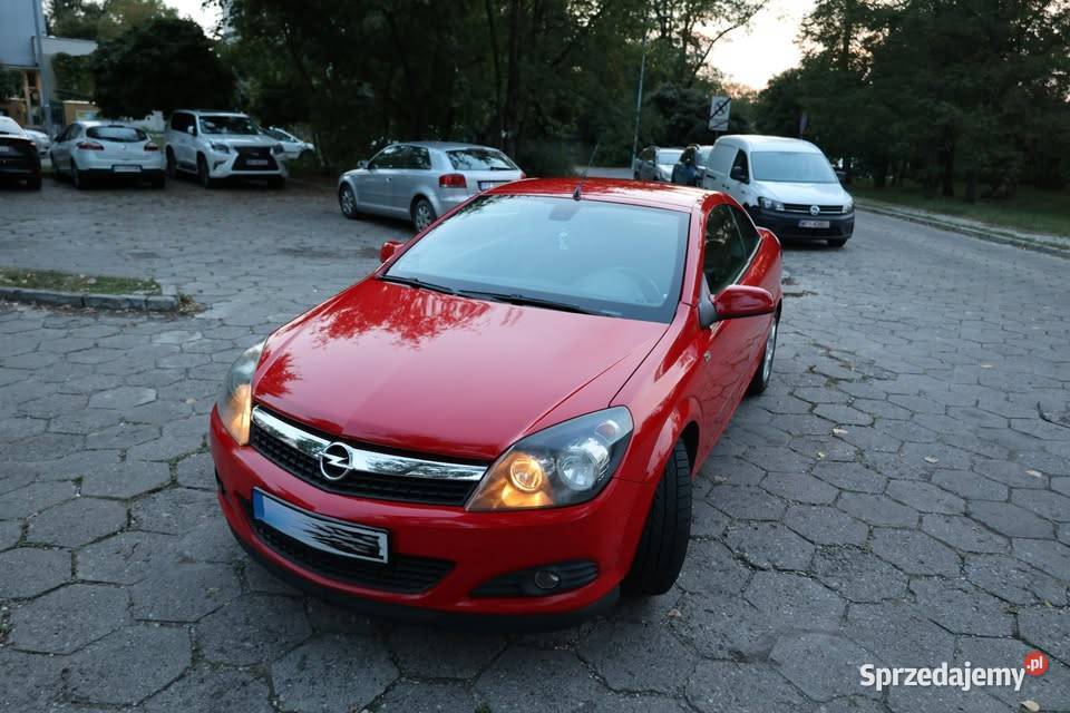 Czerwona Astra TwinTop 18 HAK Przegląd do 122026 Warszawa sprzedam